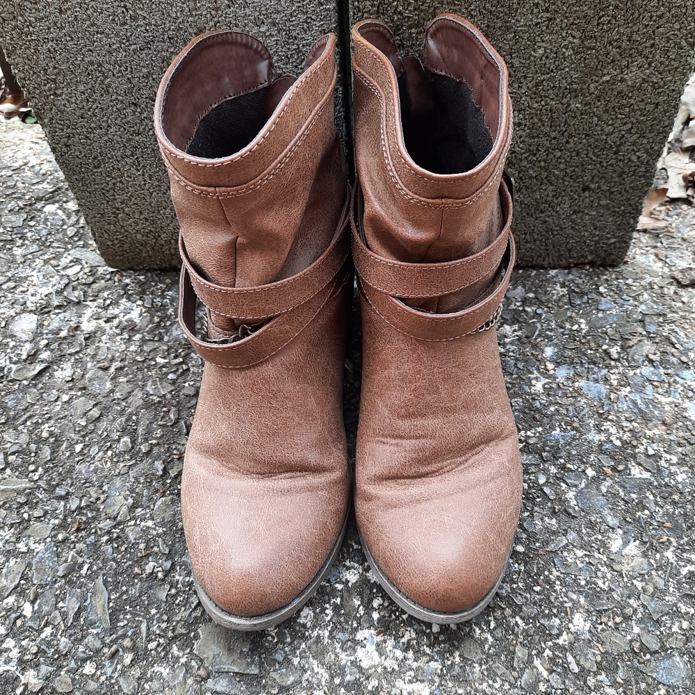SO Booties size 9 Medium - Picture 2 of 11